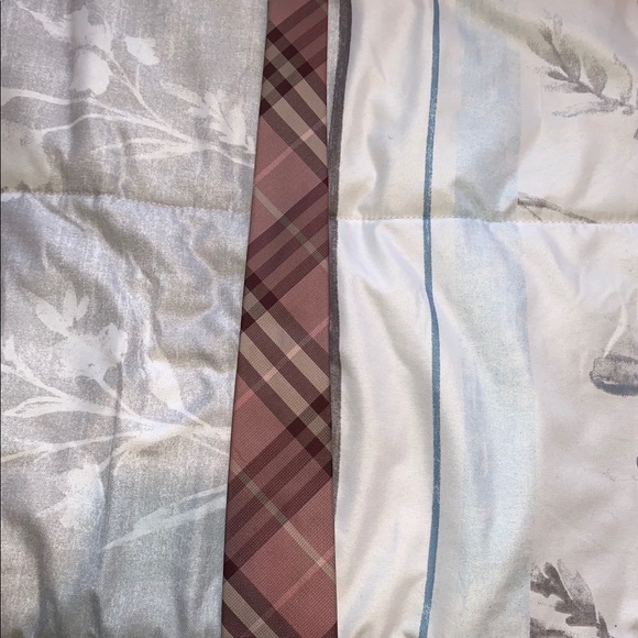BURBERRY TIE PINK MONT CONDITION NEVER WORN - Picture 5 of 5